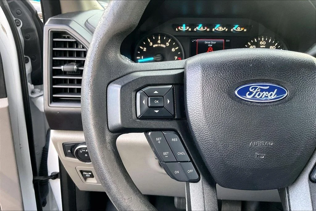 Used 2019 White Ford XL image 17