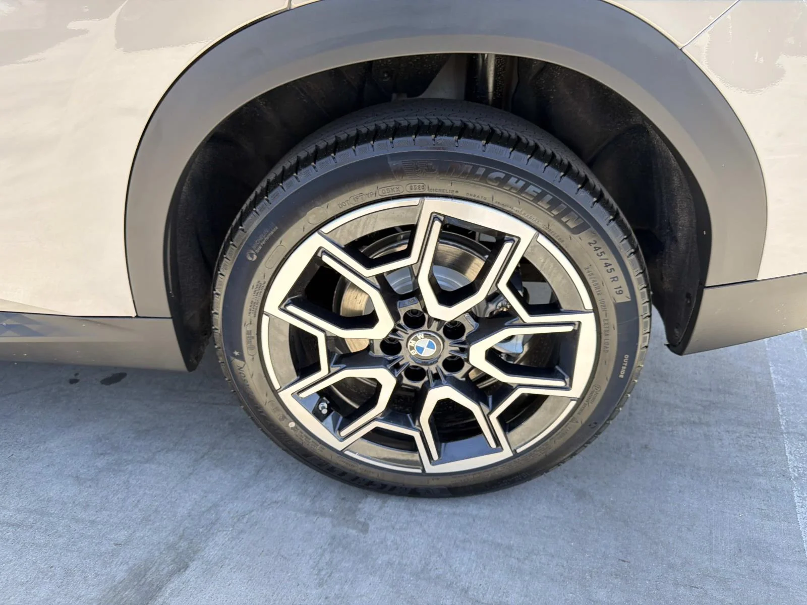 New 2026 Dune Grey Metallic BMW xDrive28i image 6