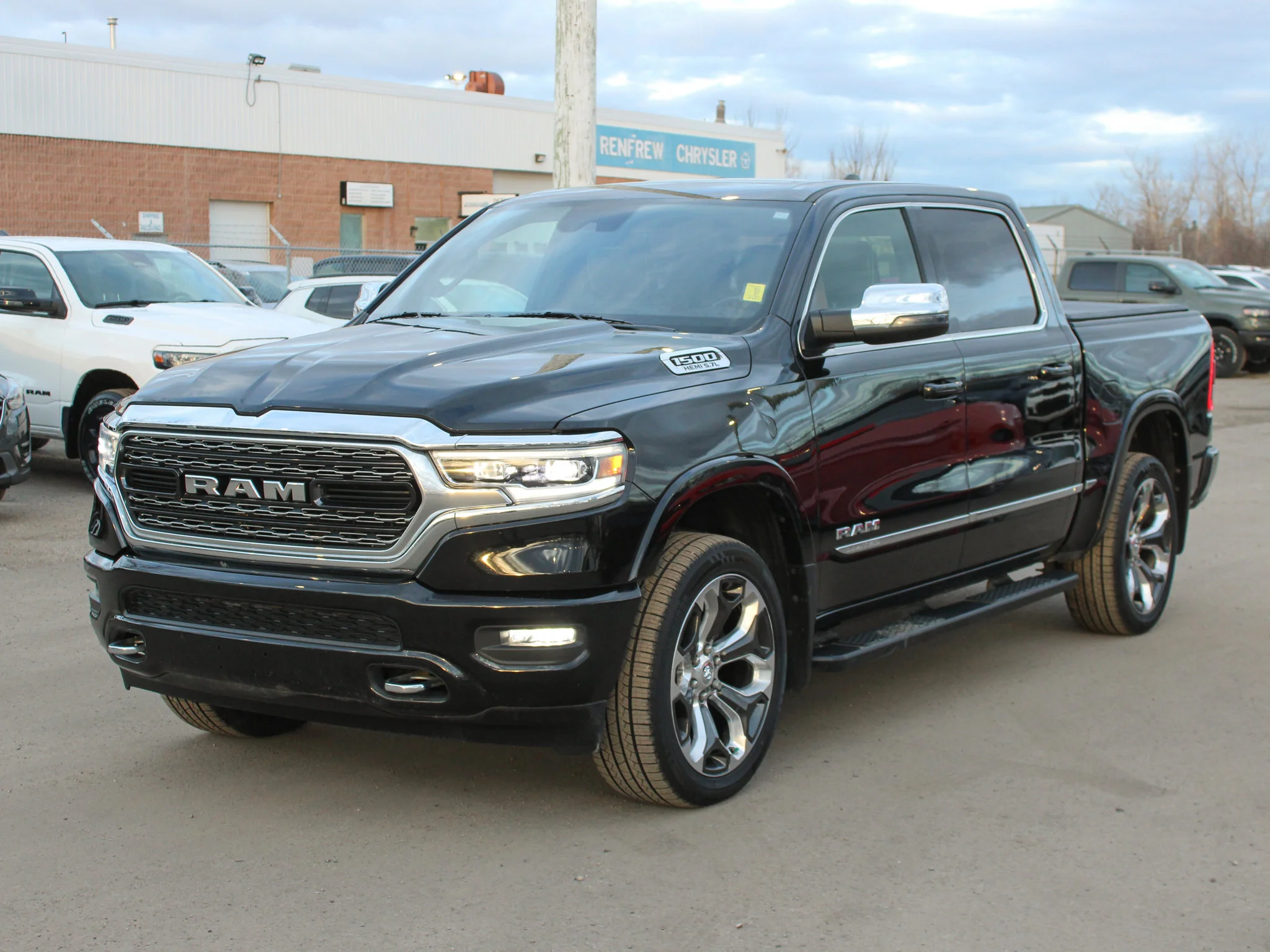 Certified Used 2023 Black RAM Limited * No Accidents | HEMI V8 | Alpine | Heated Seats | Apple CarPlay | Tonneau Cover image 11
