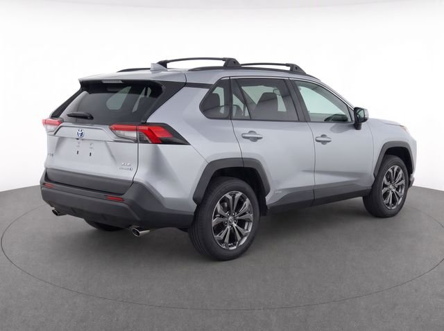 Used 2023 Silver Toyota XLE Premium image 4