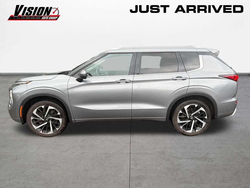 Used 2024 Black Mitsubishi  image 8