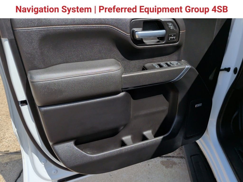 Used 2021 White GMC AT4 image 11