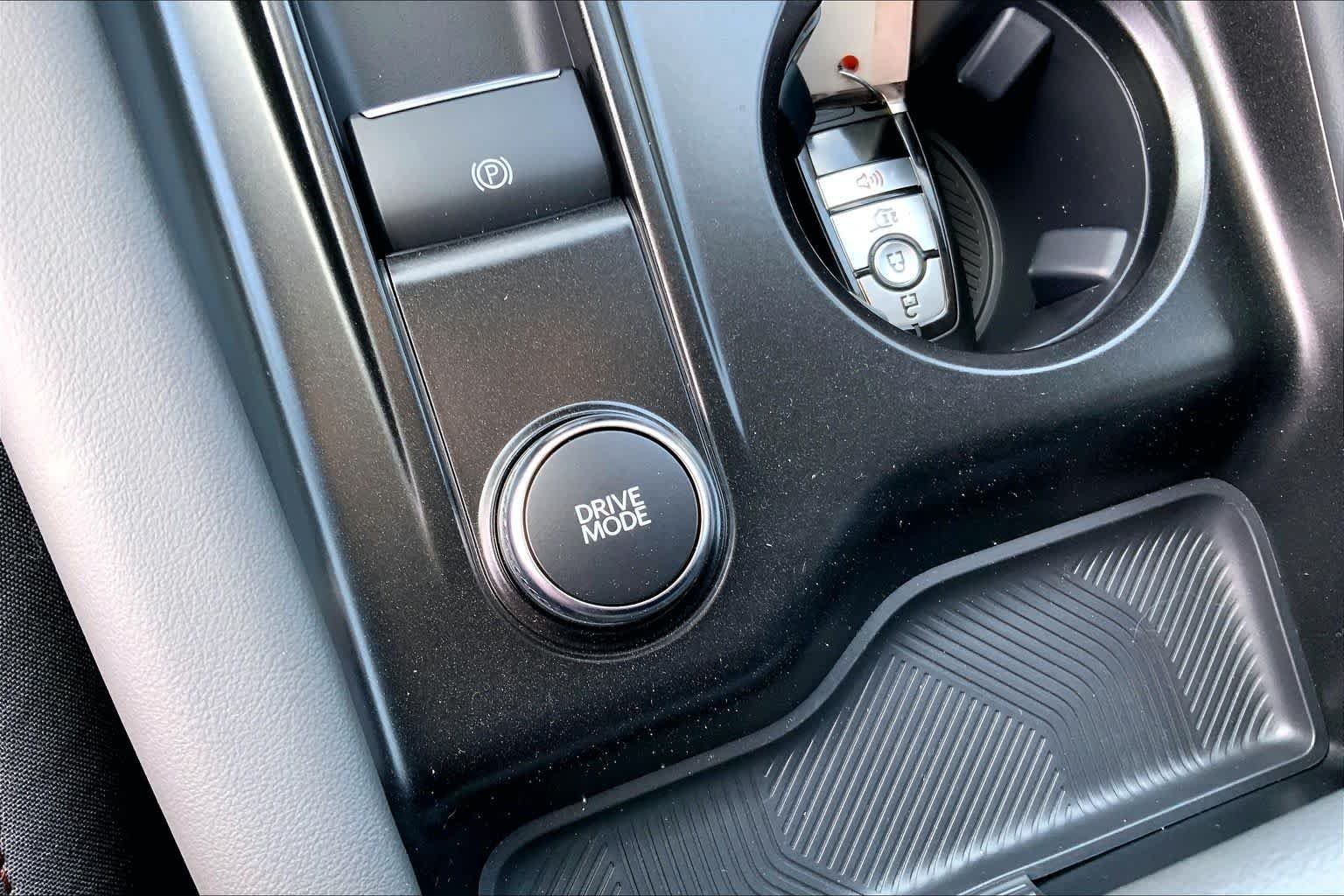 New 2026 Carbonized Gray Metallic Ford Active image 15