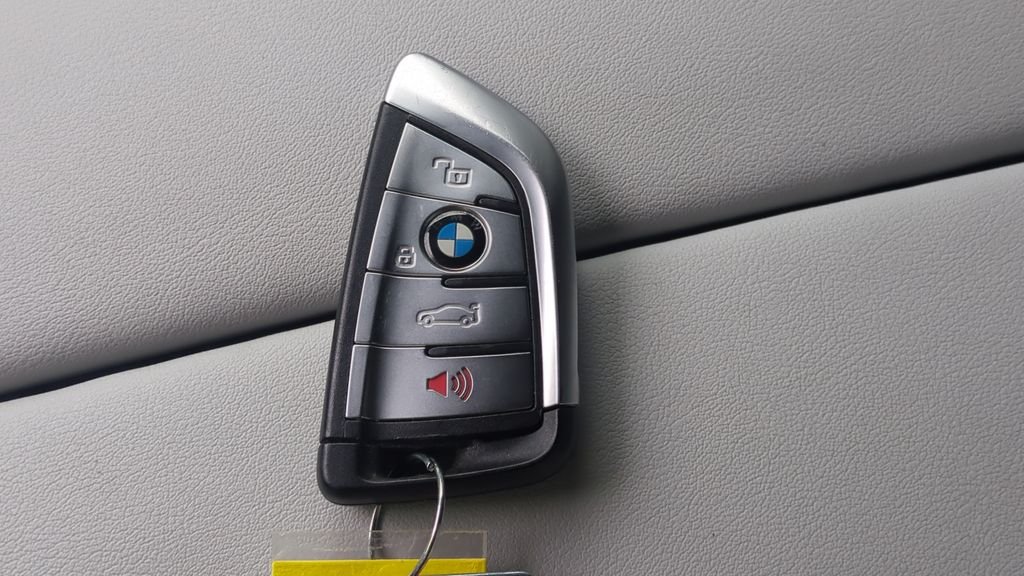 Used 2023 White BMW xDrive45e image 29