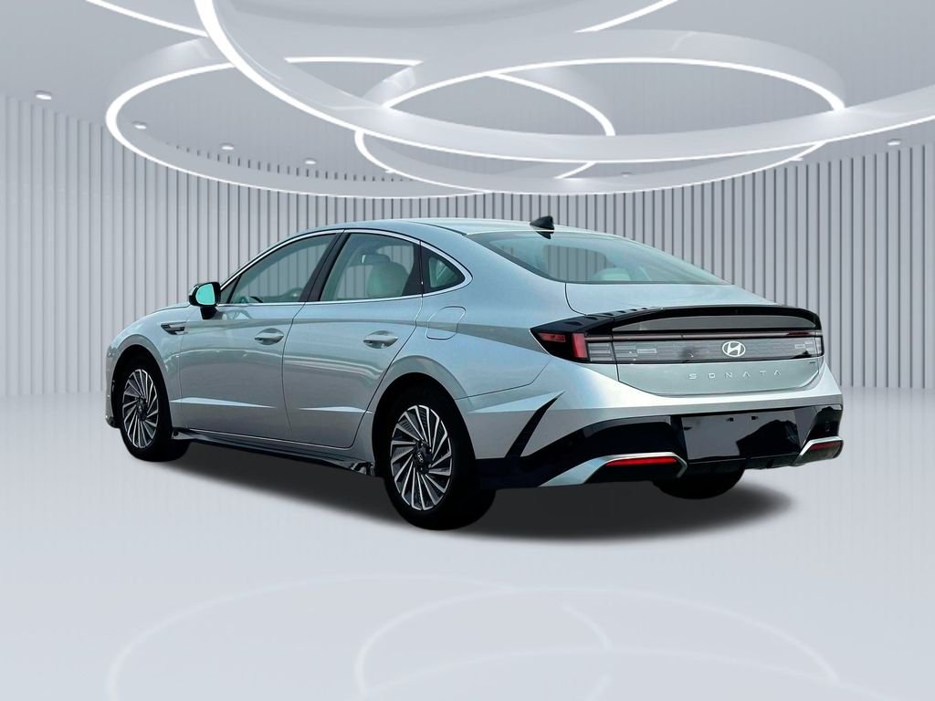 New 2025 Silver Hyundai SEL image 24