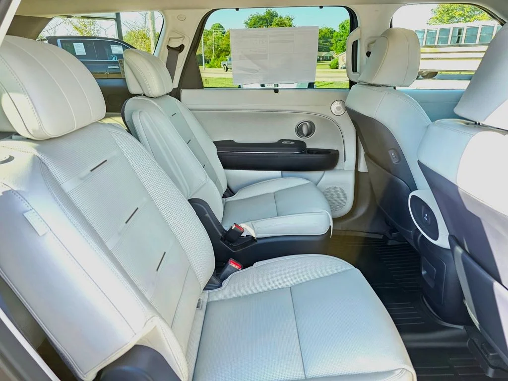 New 2026 Abyss Black Pearl Hyundai Calligraphy image 15