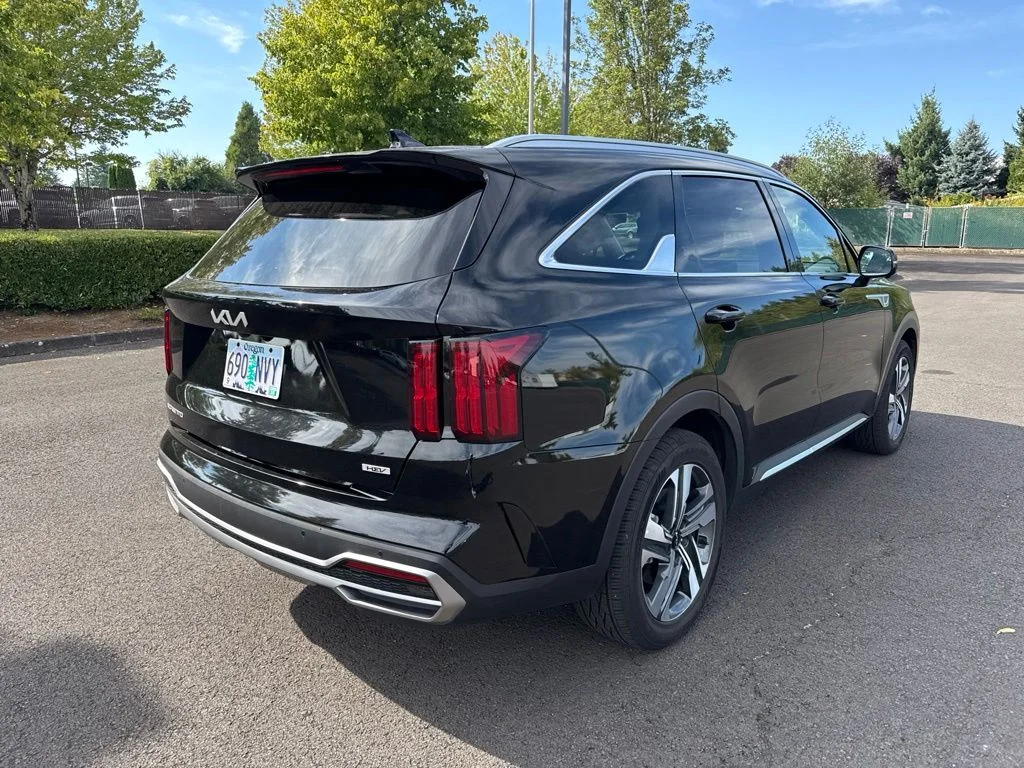 Used 2023 Aurora Black Kia SX Prestige image 7