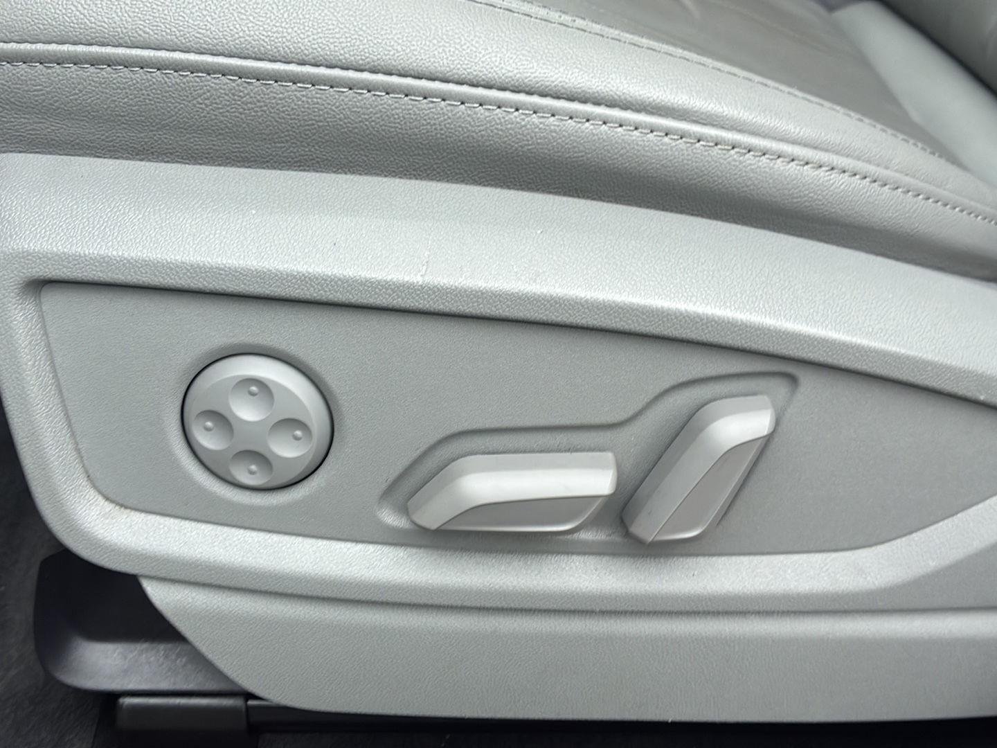 Used 2022 Glacier White Metallic Audi S line Premium image 31