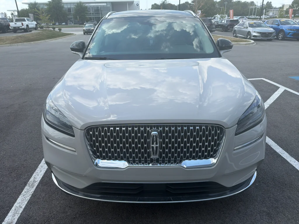Used 2022 Ceramic Pearl Metallic Tri-Coat Lincoln Standard image 2