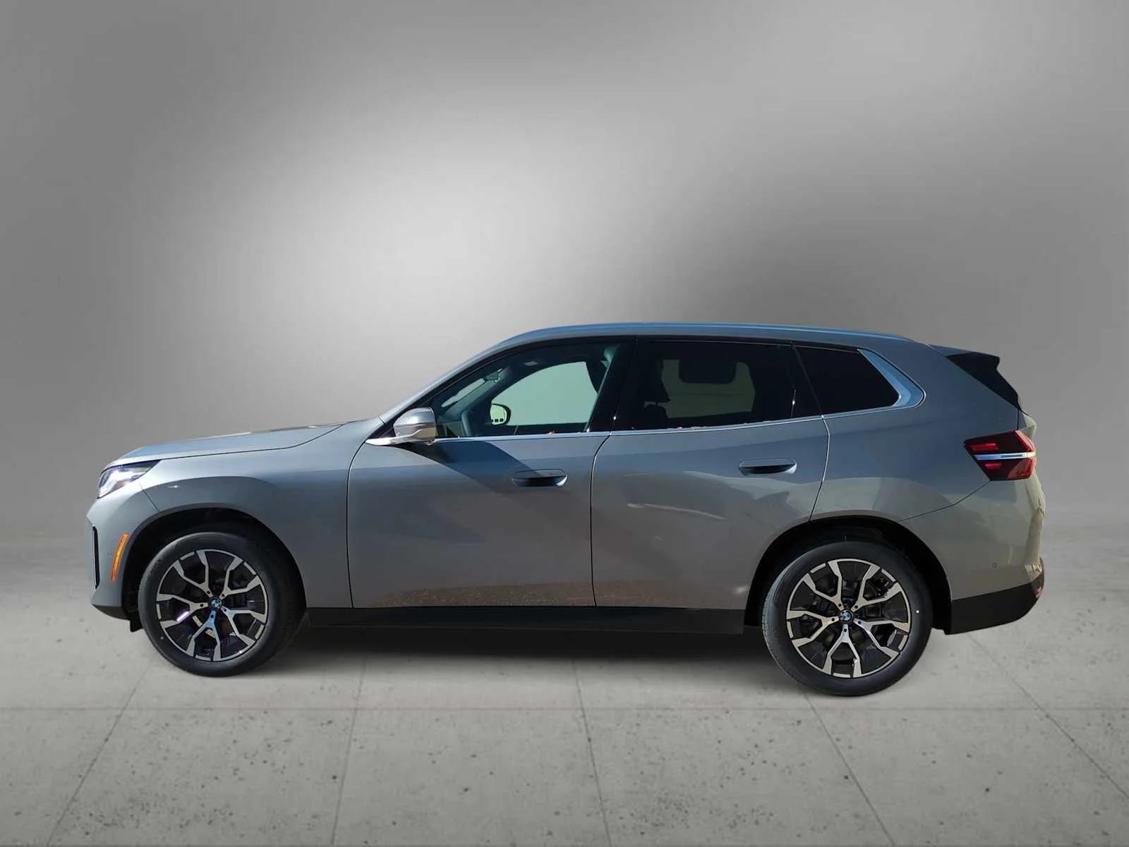 New 2026 Skyscraper Grey Metallic BMW 30 xDrive image 5