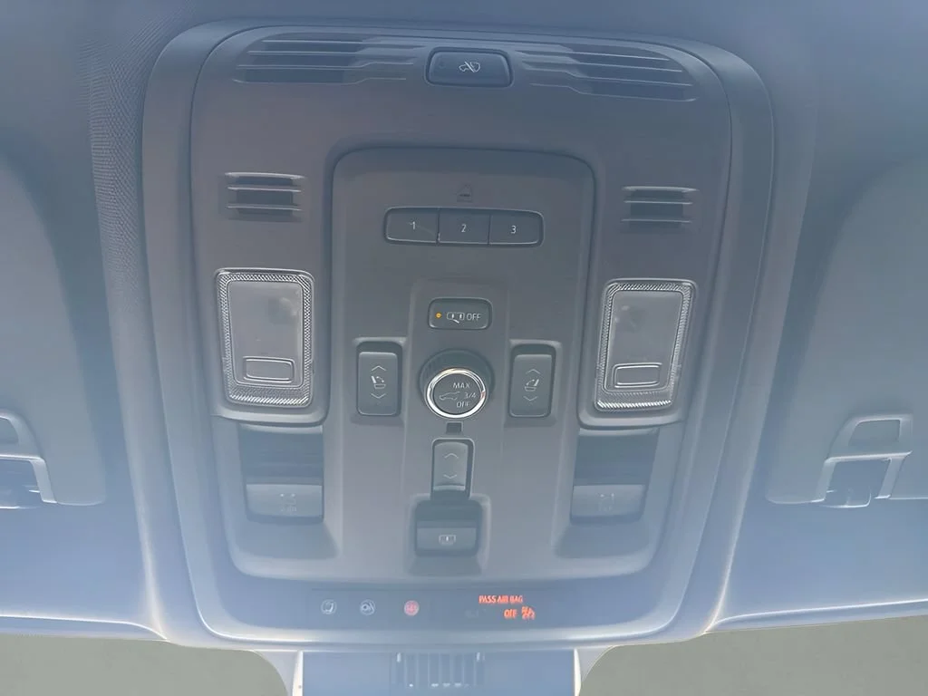 Used 2023 Onyx Black GMC Denali image 30