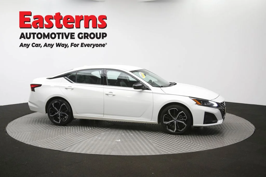 Used 2024 White Nissan 2.5 SR image 46