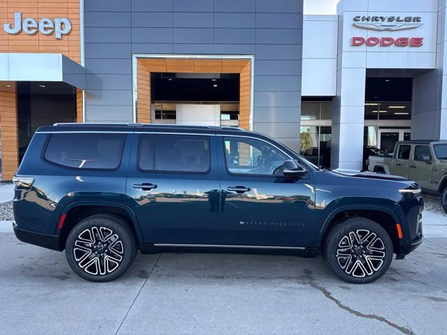 New 2027 Blue Jeep Overland image 2