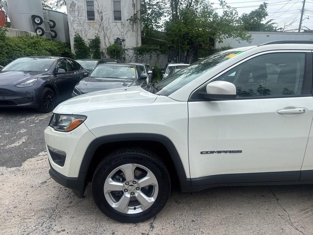 Used 2020 White Jeep Latitude image 8