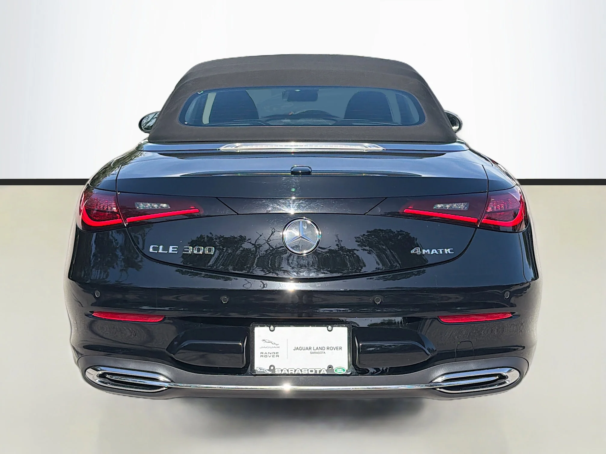 Used 2025 Obsidian Black Metallic Mercedes-Benz CLE 300 image 4