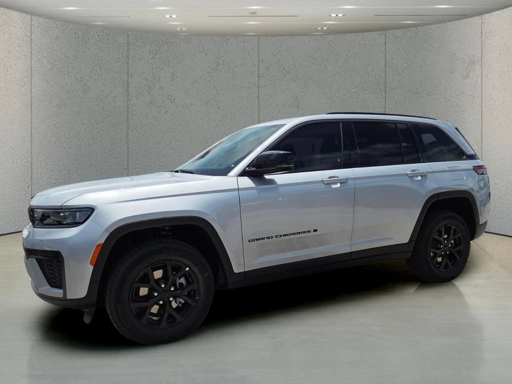 New 2026 Silver Zynith Exterior Paint Jeep Laredo Altitude image 10