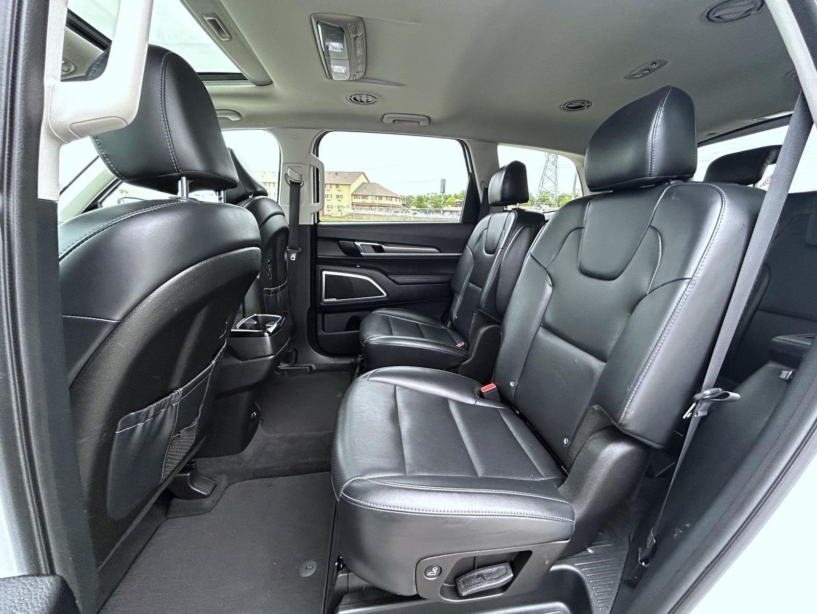 Used 2020 White Kia S image 20
