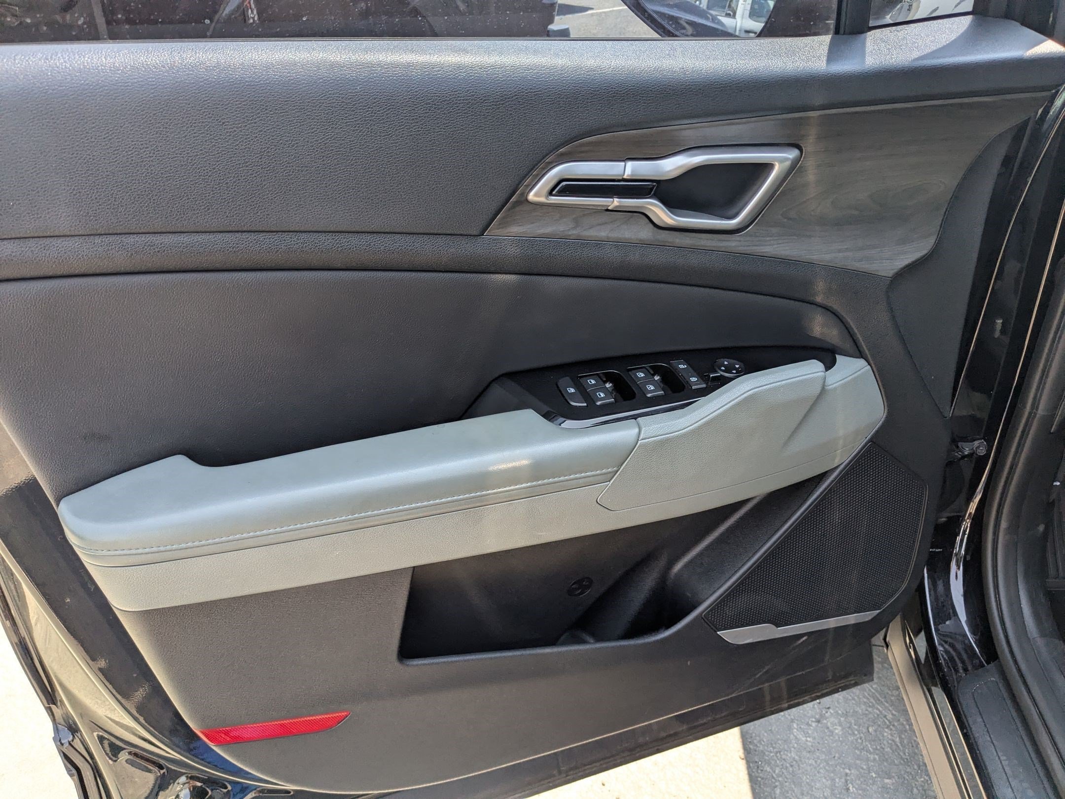 Used 2023 Ebony Black Kia X-Line image 13