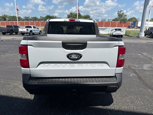 New 2026 Space White Metallic Ford XLT image 4