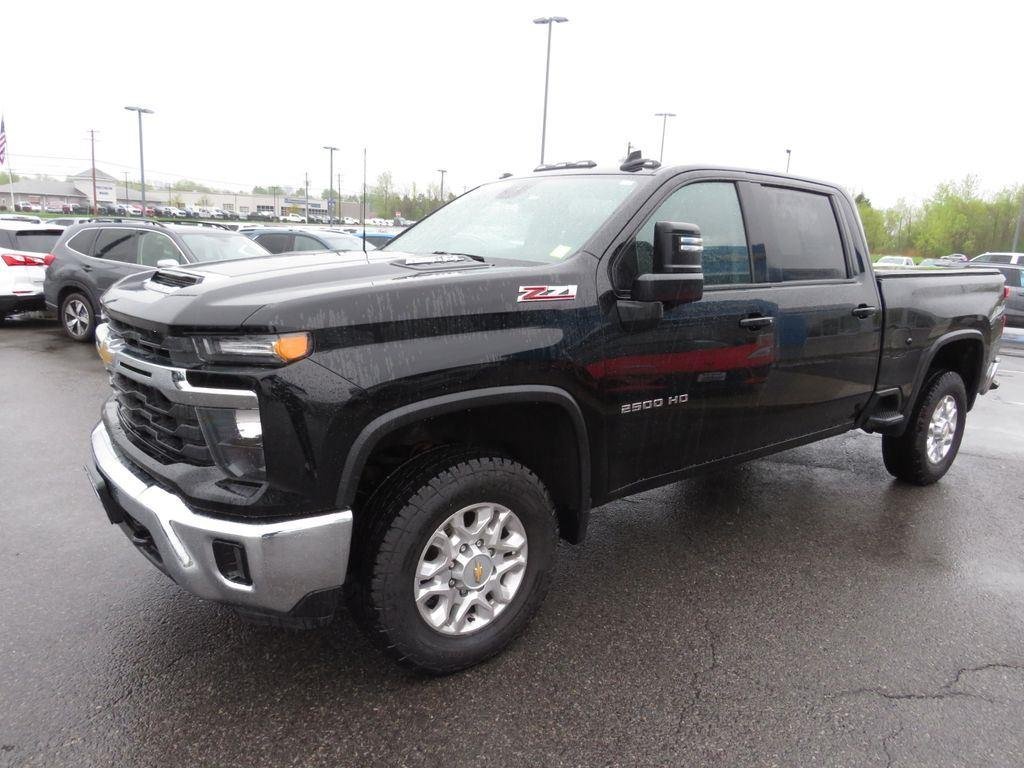 Used 2024 Black Chevrolet LT image 9