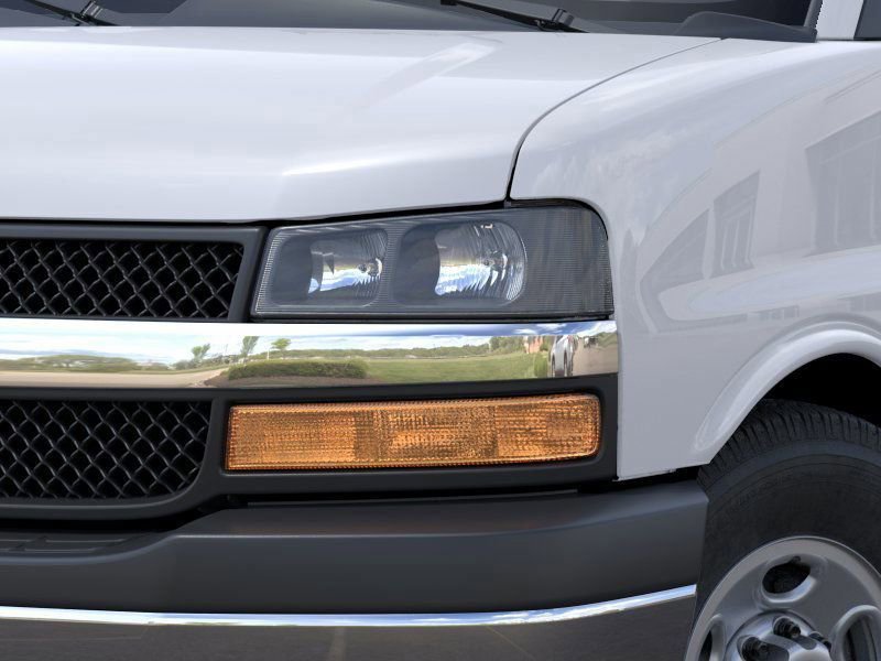 2025 Chevrolet Express Cargo Work Van - Photo 10