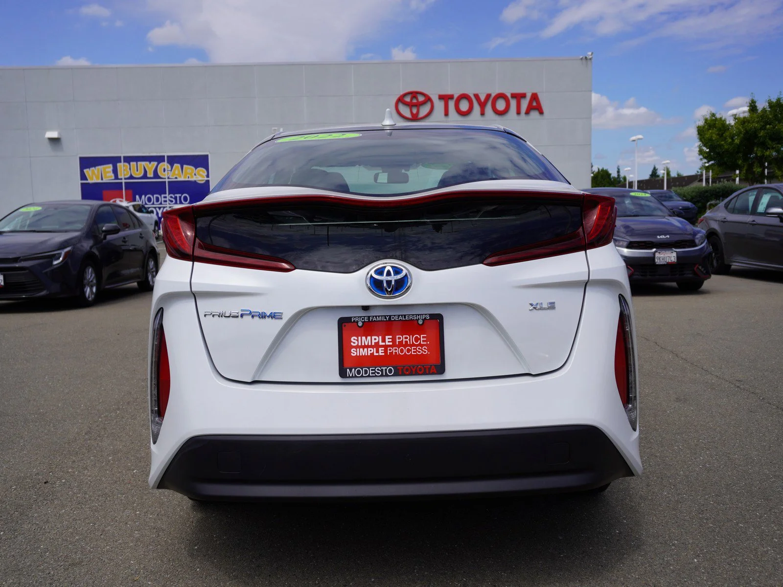 Certified Used 2022 Wind Chill Pearl Toyota XLE image 11