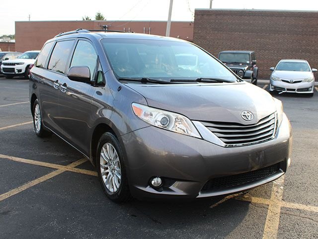 Used 2013 Predawn Gray Mica Toyota XLE image 4