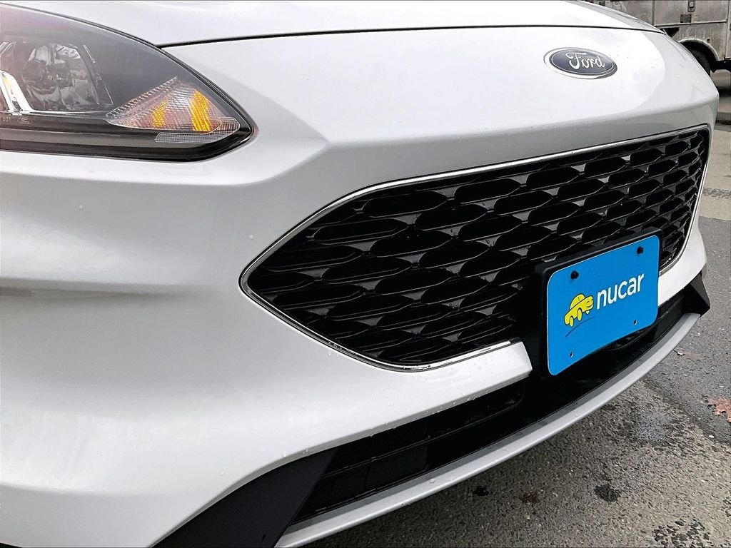 Used 2021 White Ford SE image 29