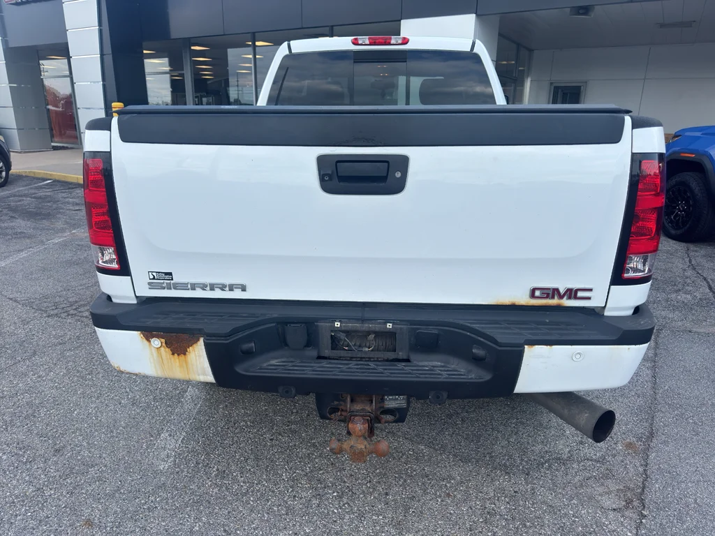 Used 2013 Summit White GMC Denali image 7