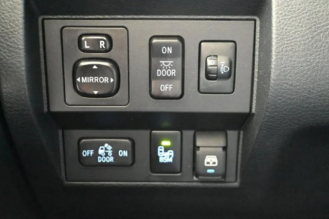 Used 2016 Brown Toyota Limited image 24