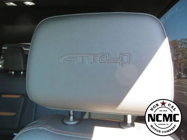 Used 2025 White GMC AT4 image 27