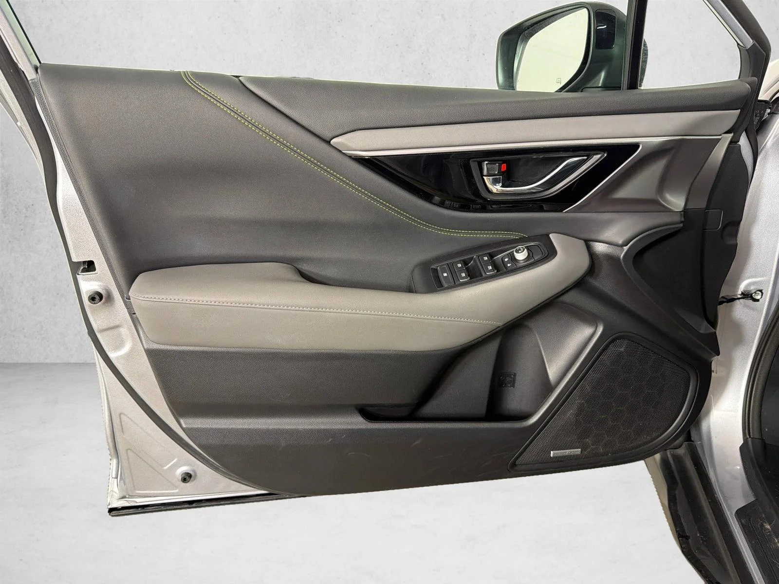 Used 2025 Black Subaru Onyx Edition image 11
