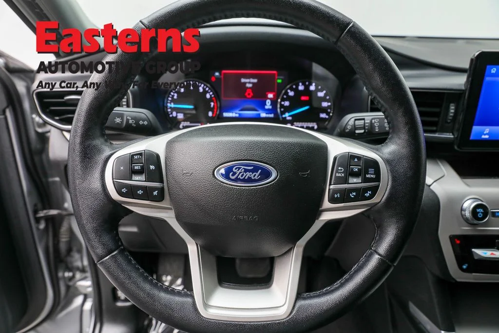 Used 2023 Silver Ford XLT image 10