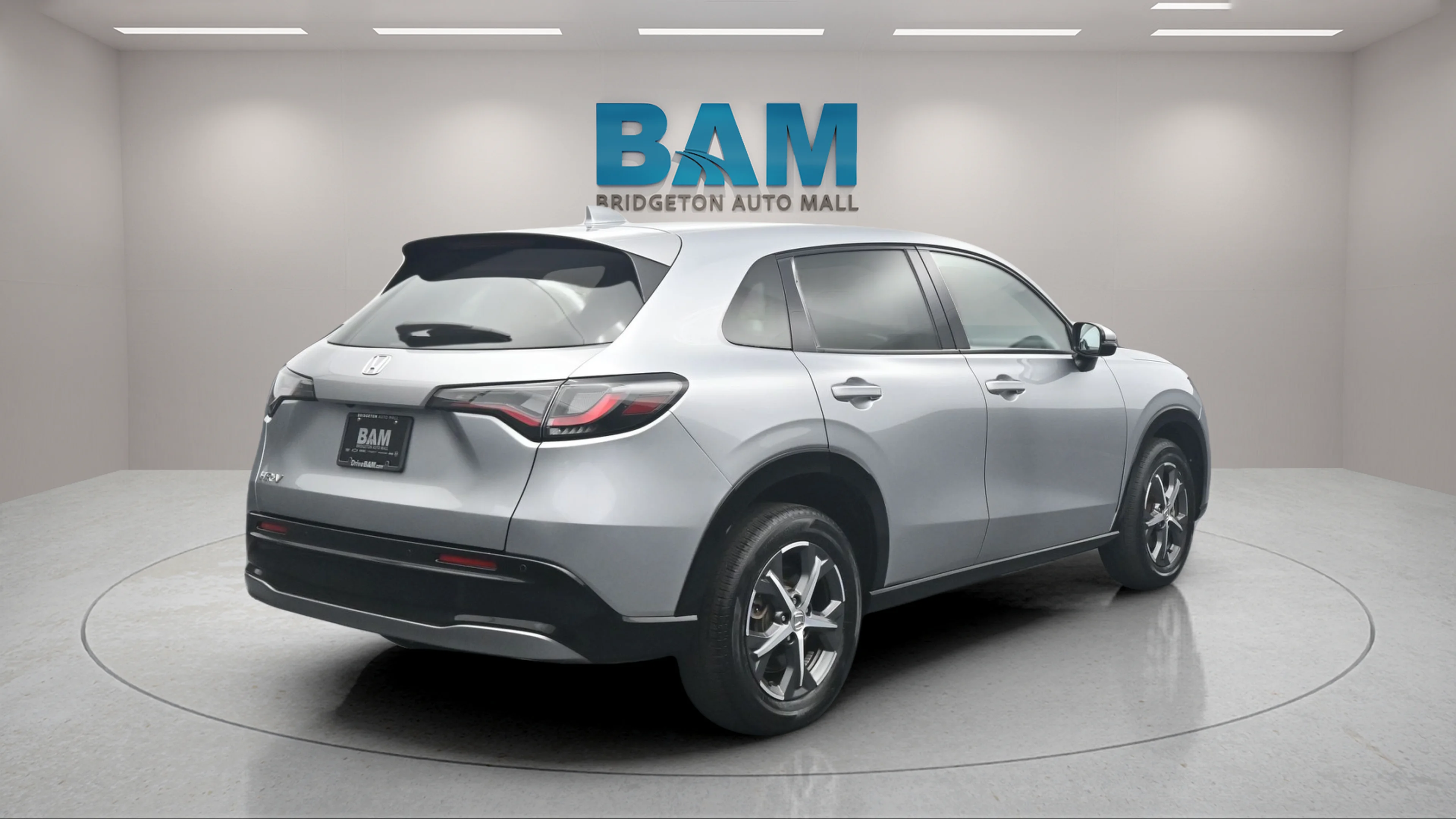 Used 2024 Silver Honda EX-L image 3