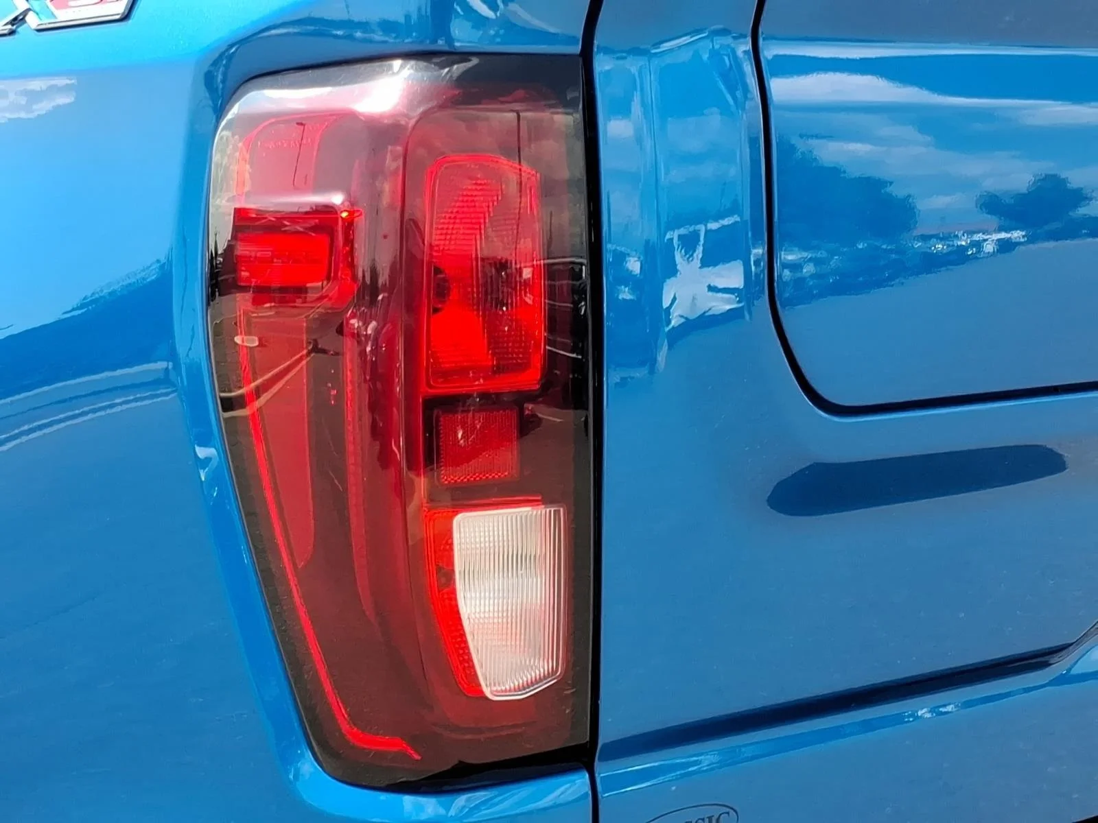 Used 2023 Dynamic Blue Metallic GMC Elevation image 16