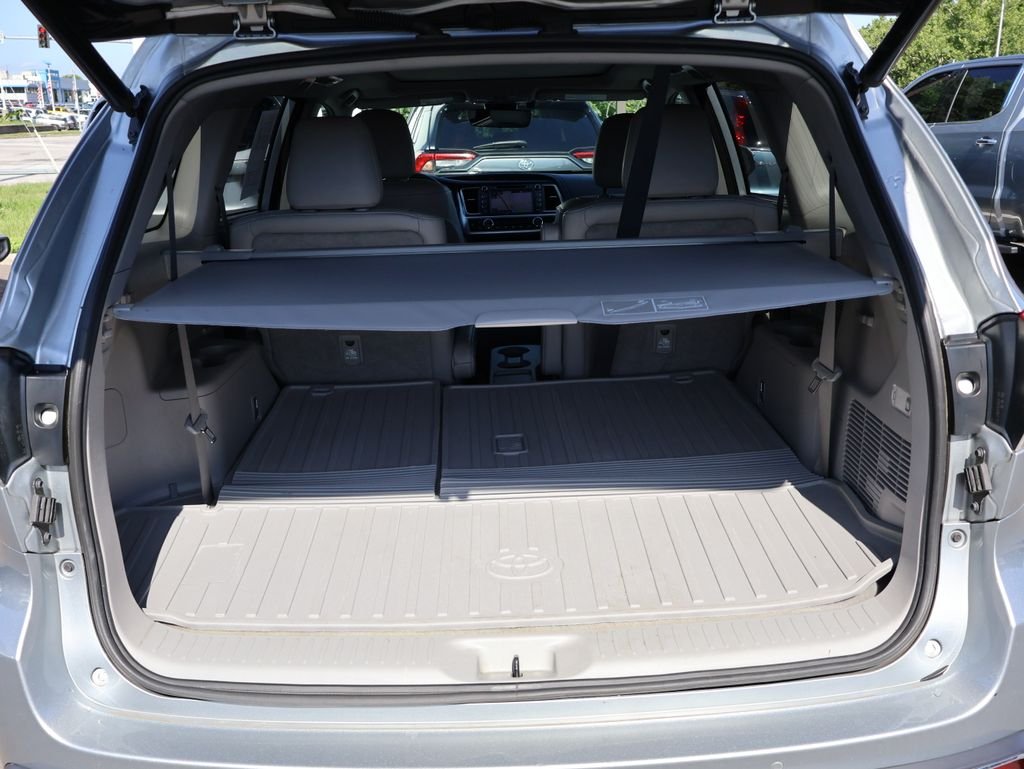 Used 2018 Silver Toyota Limited Platinum image 15