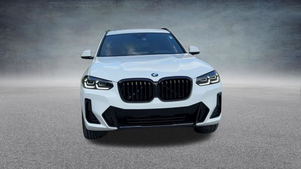 Used 2024 White BMW xDrive30i image 4