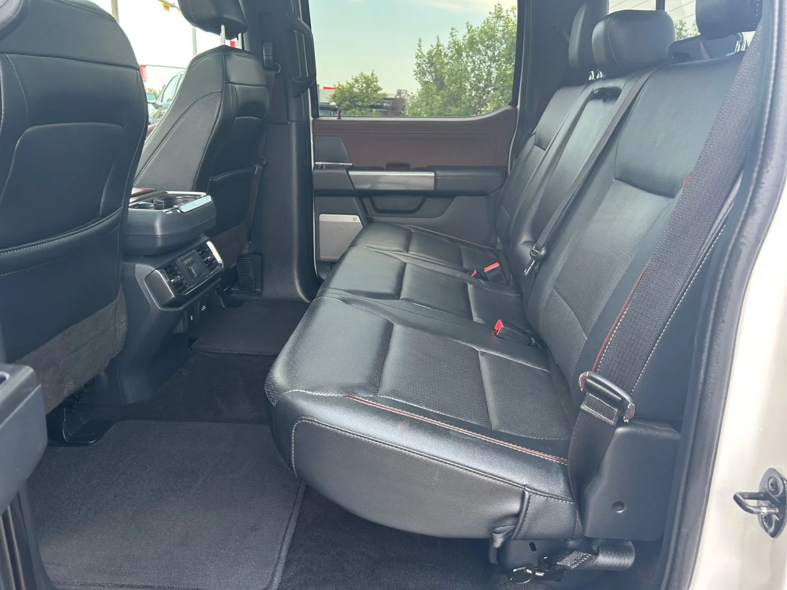 Used 2022 WHITE Ford LARIAT SuperCrew image 19