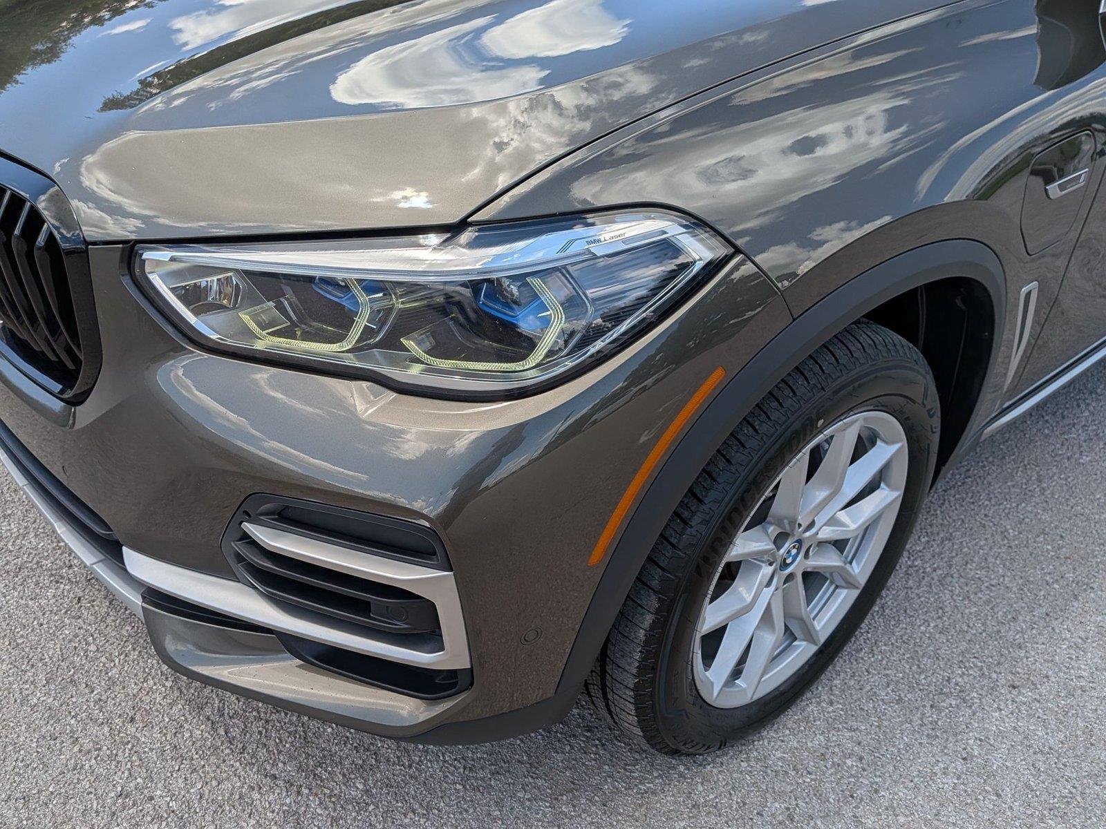Used 2022 Manhattan Green Metallic BMW xDrive45e image 9