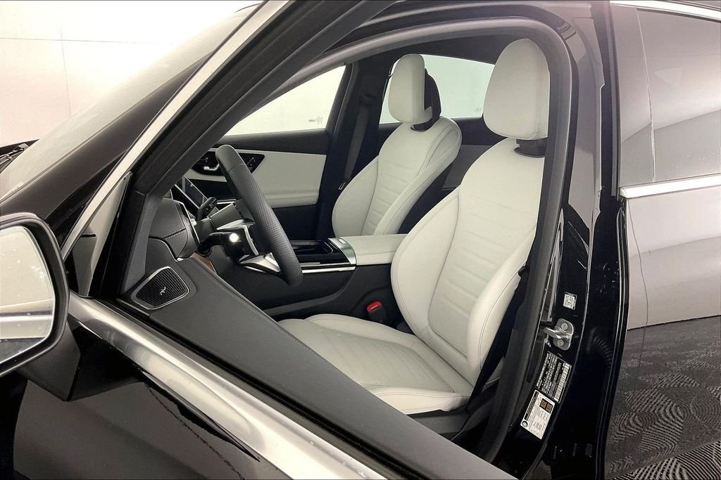 New 2026 Obsidian Black Metallic Mercedes-Benz GLC 300 image 9