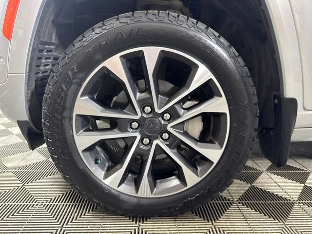 Used 2022 Silver Zynith Jeep Overland image 10