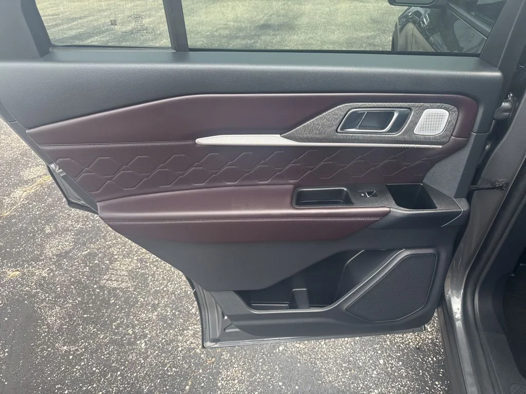 Used 2025 Gray Ford Platinum image 30
