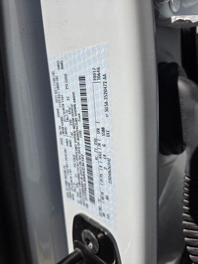 Used 2024 Oxford White Ford XLT image 34
