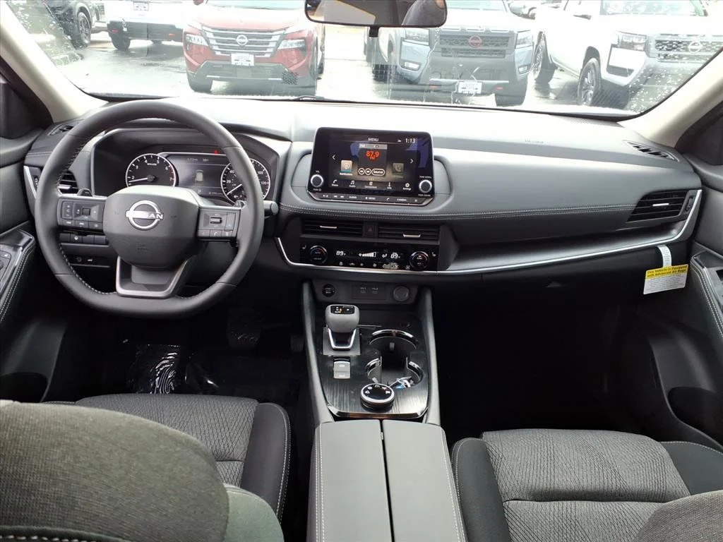 2026 Nissan Rogue SV - Photo 8