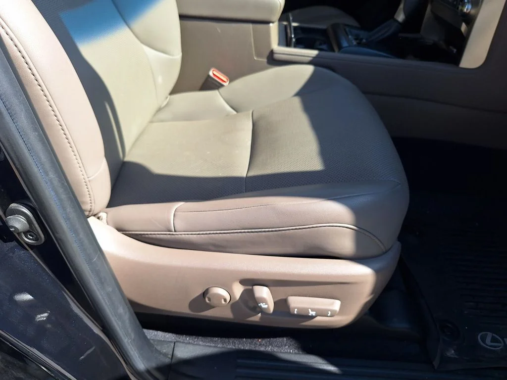 Used 2021 Blue Lexus 460 image 32