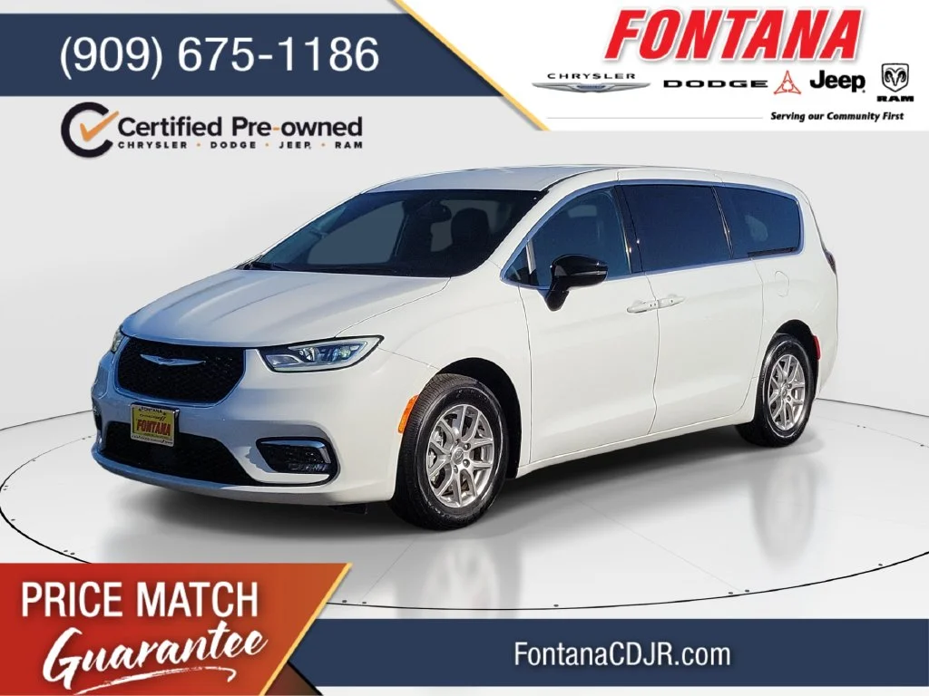 Used 2025 White Chrysler Select image 1