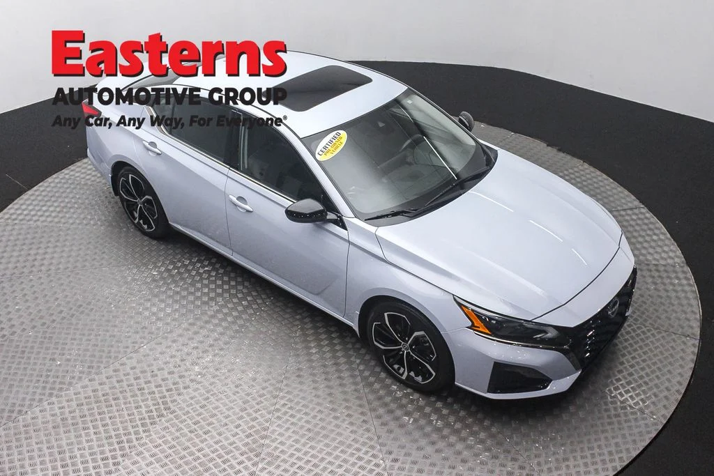 Used 2023 Gray Nissan 2.5 SR image 3