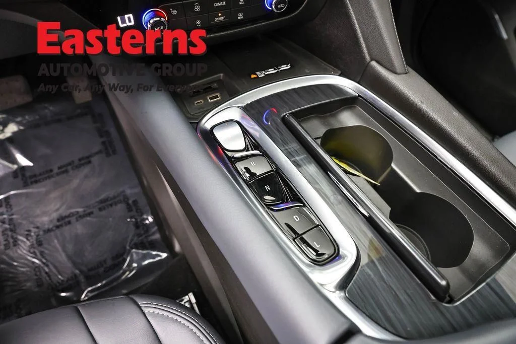 Used 2023 Green Buick Essence image 15