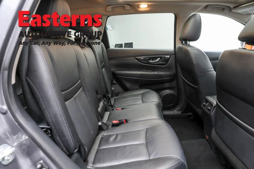 Used 2019 Gray Nissan SL image 25