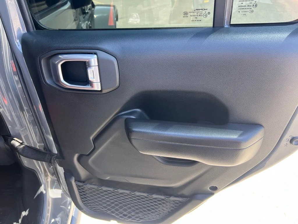 Used 2021 Sting Gray Clearcoat Jeep Mojave image 23